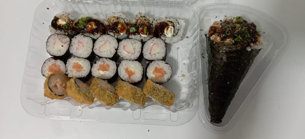 Combinado 20 Peças + Temaki Skin