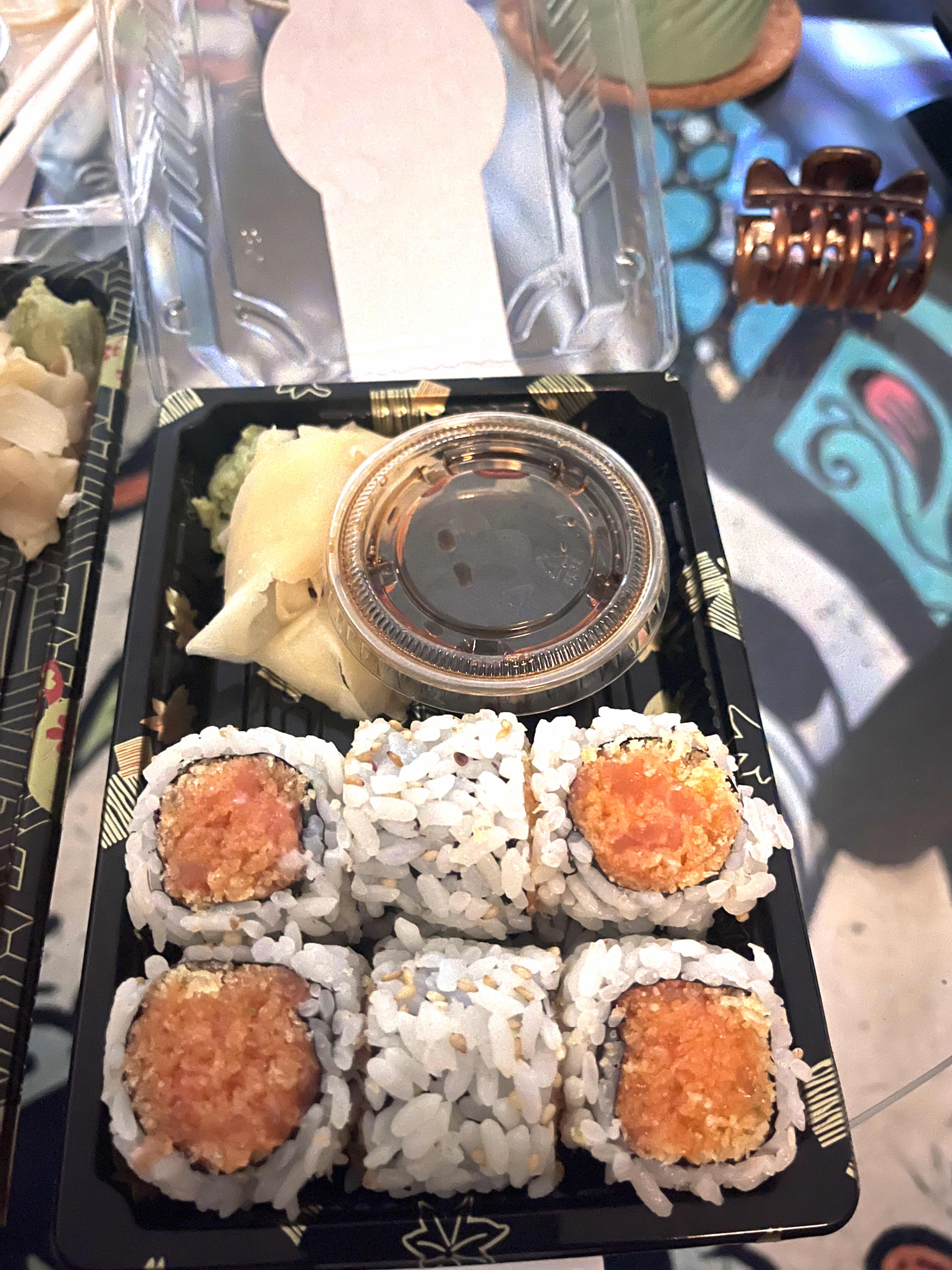Spicy Crunchy Salmon Roll