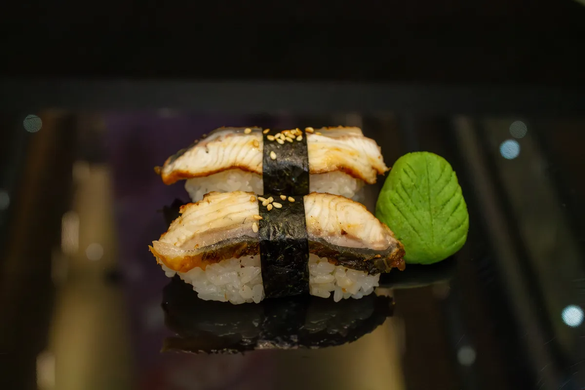 Nigiri z węgorzem