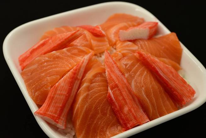 134. Salmon Donburi (Raw) Over Rice