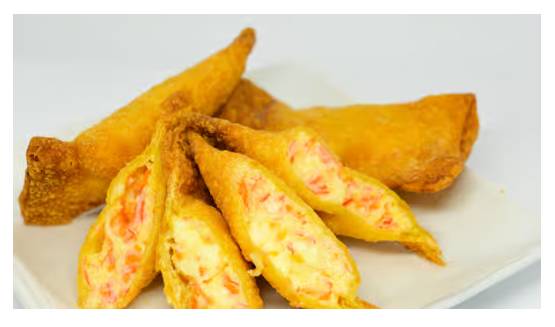 3. Crab Rangoon (4 pcs)
