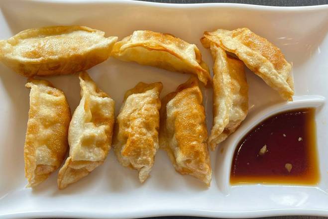 6. Gyoza (8 pcs)
