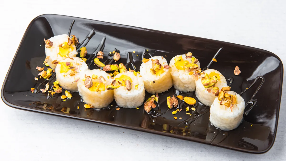 Sushi roll mango - pistaći