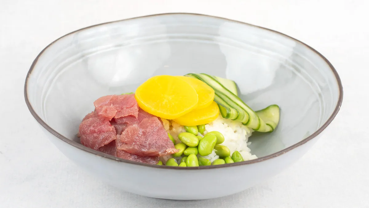 Tuna poke bowl