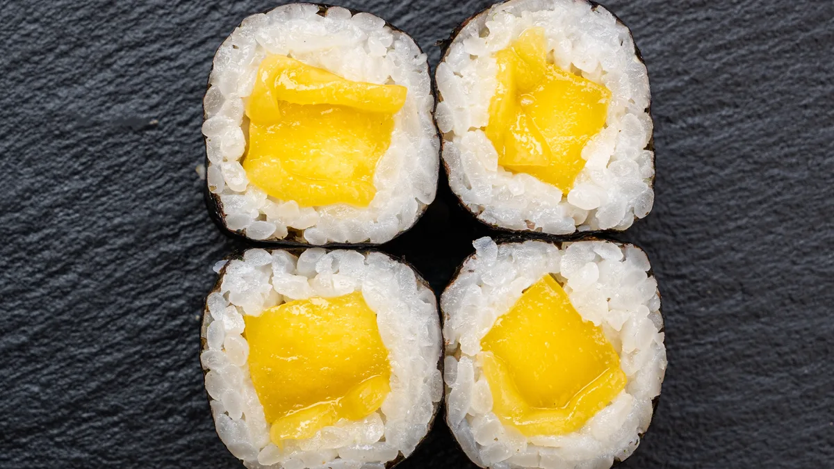 Mango Maki 8 Pcs