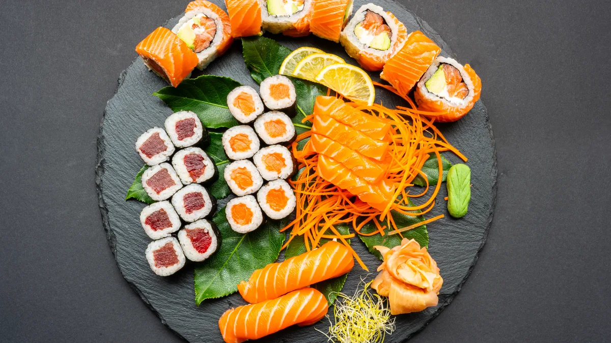 Salmon Business + Sashimi 30 Pcs