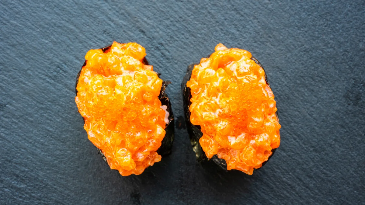 Salmon Gunkan Nigiri 2 Pcs