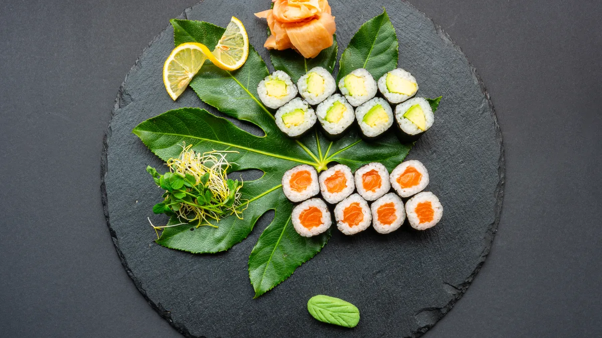 Salmon Mini Set 16 Pcs