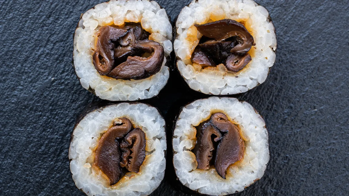 Shitake Maki 8 Pcs