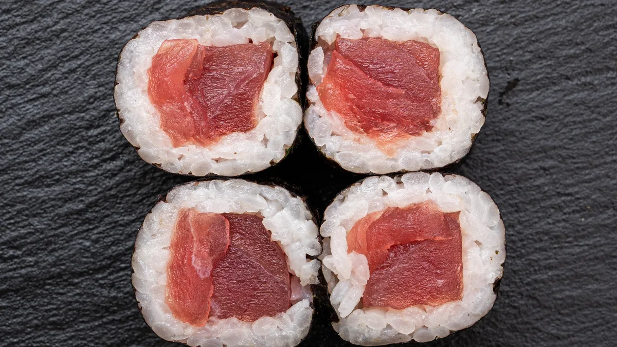 Tuna Maki 8 Pcs