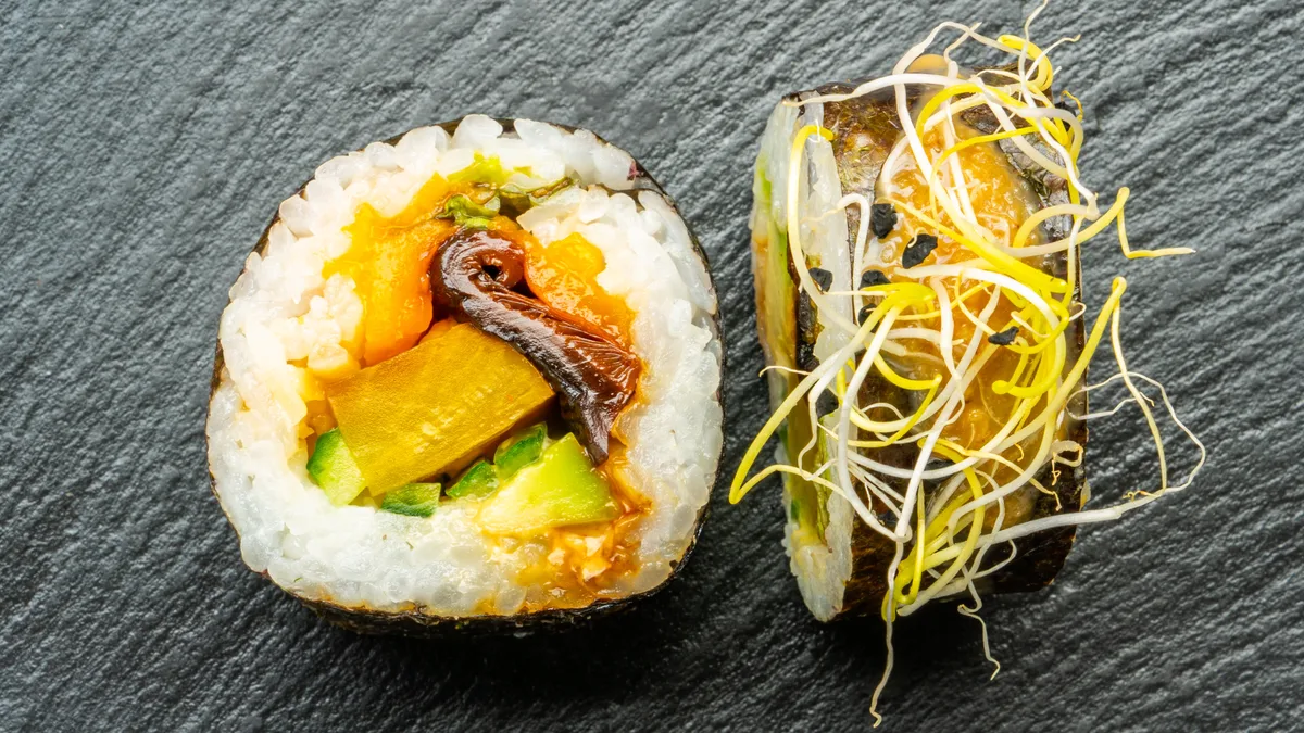 Vegetable sezam roll 10 Pcs