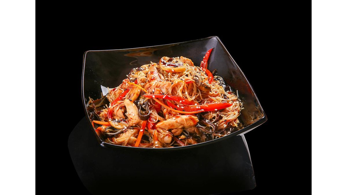 Noodles funchoza cu pui