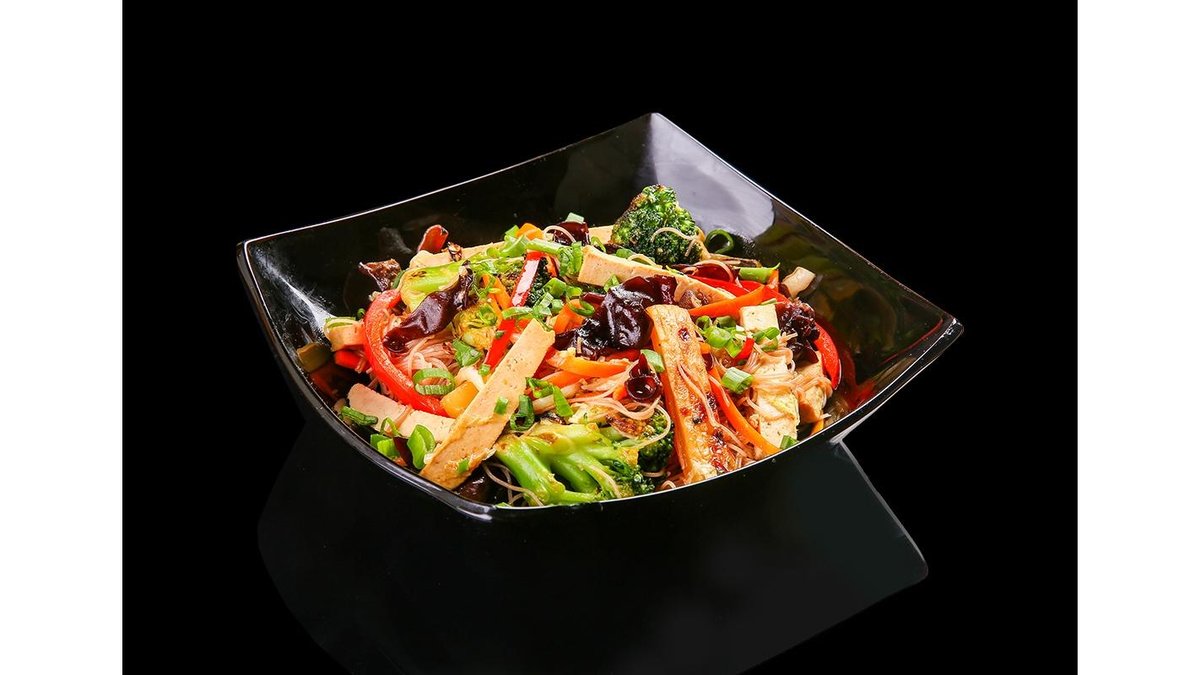 Noodles funchoza cu tofu - vegan
