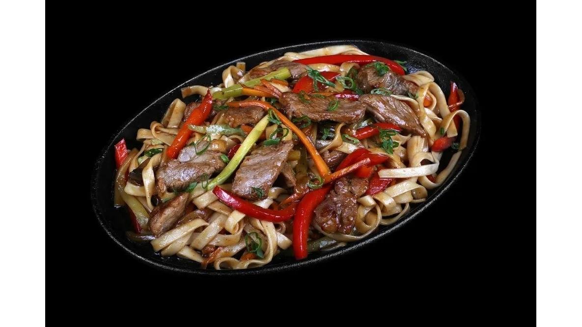 Noodles udon cu porc