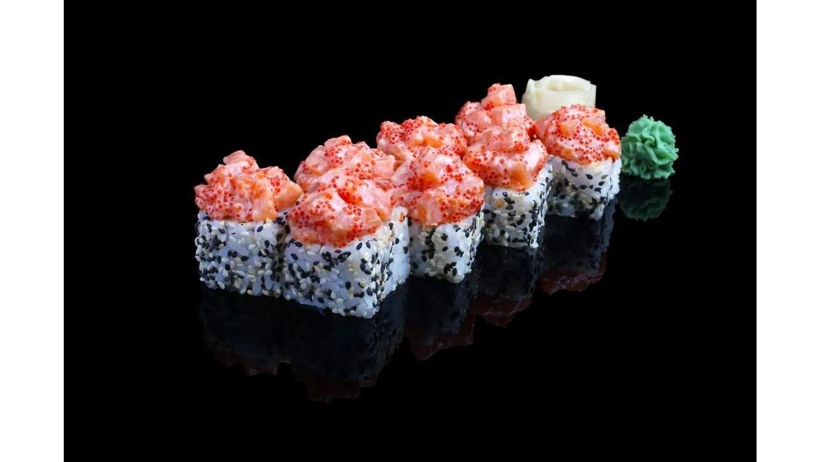 Spicy salmon rolls 8 buc.