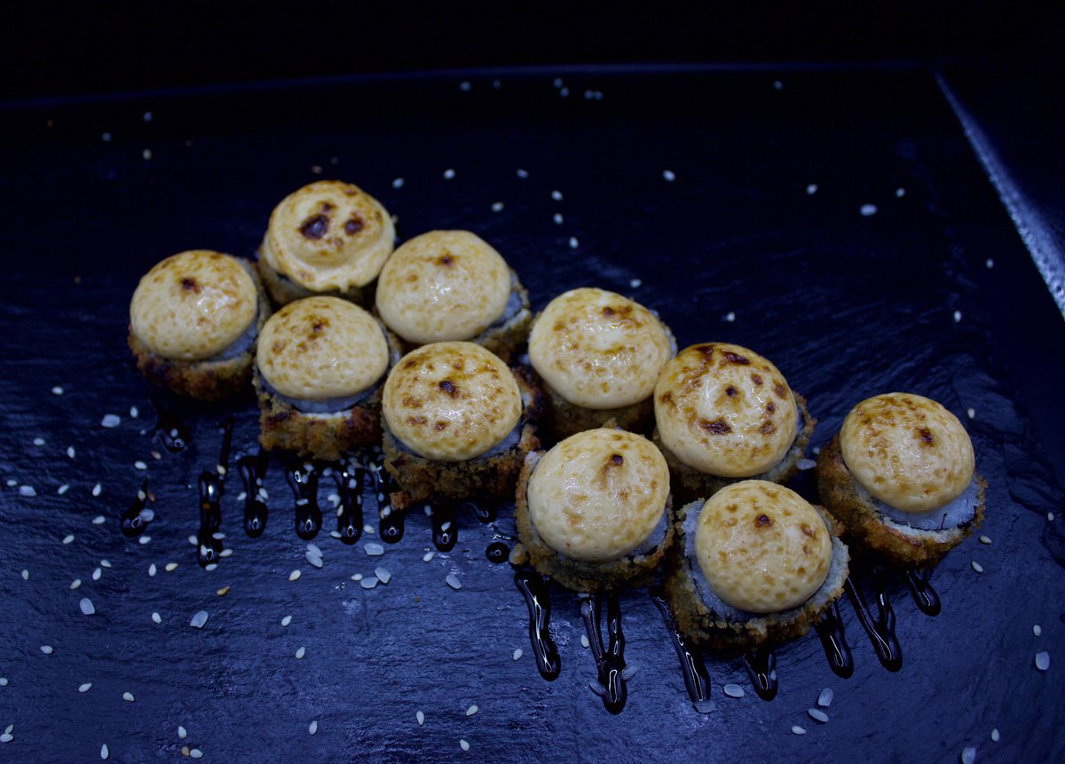 Bişmiş Hot Roll Qızıl Balıqla