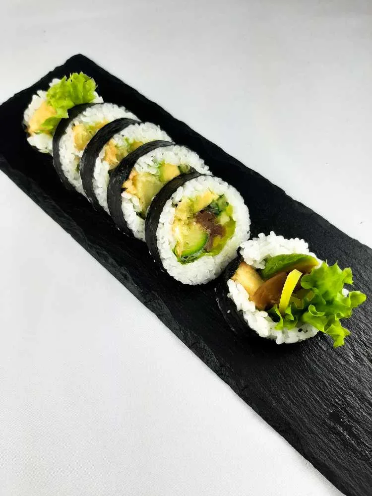 02.Futomaki z cukinią w tempurze 6szt.