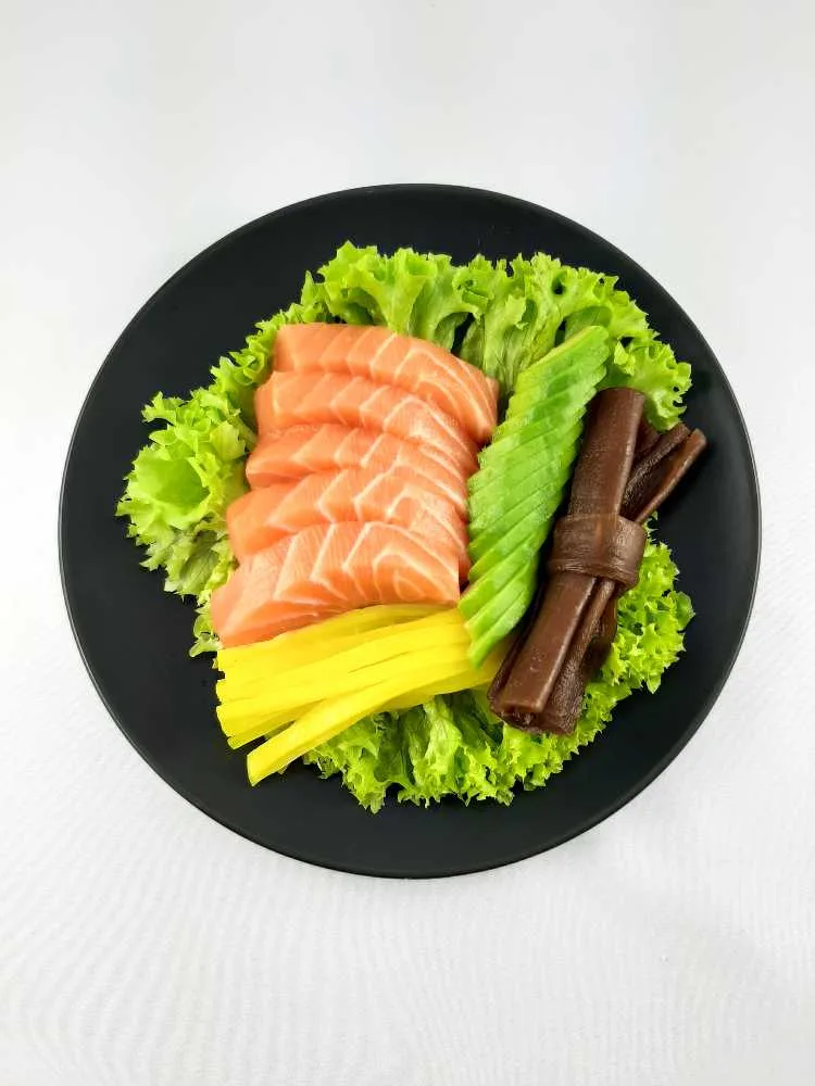 1.Sashimi z łososia
