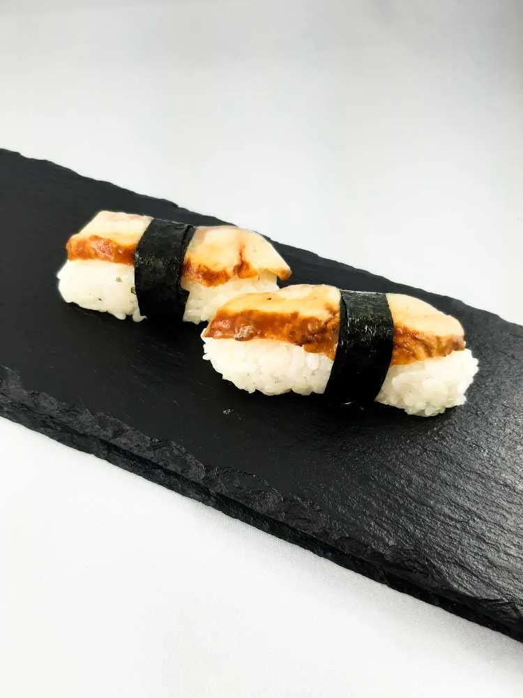 4.Nigiri z grillowanym węgorzem 2szt.