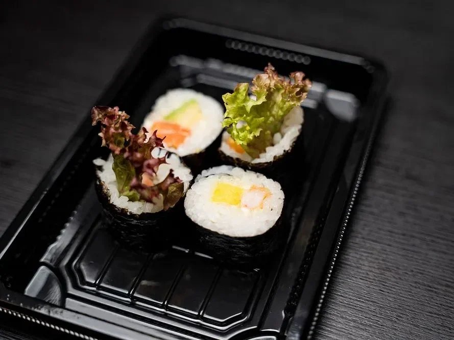8. FUTO Okurka, ředkev, avokádo, vegan mayo, salát 4 ks