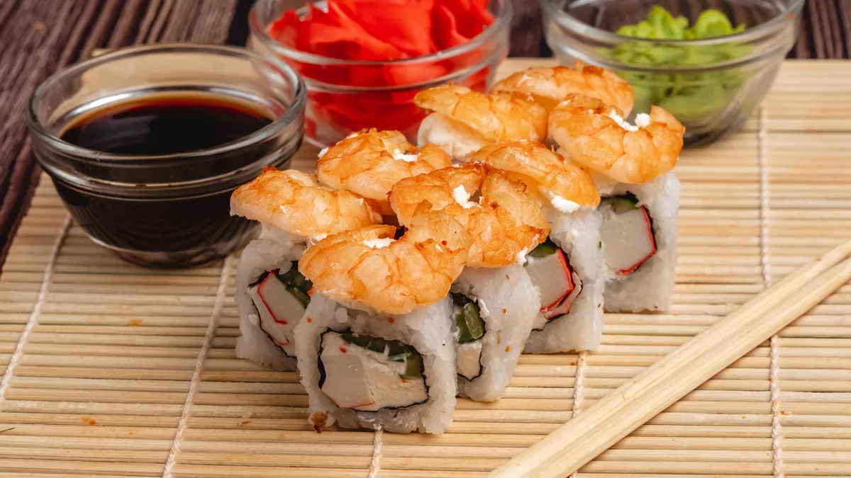 Ebi Uramaki Roll (8 ədəd)