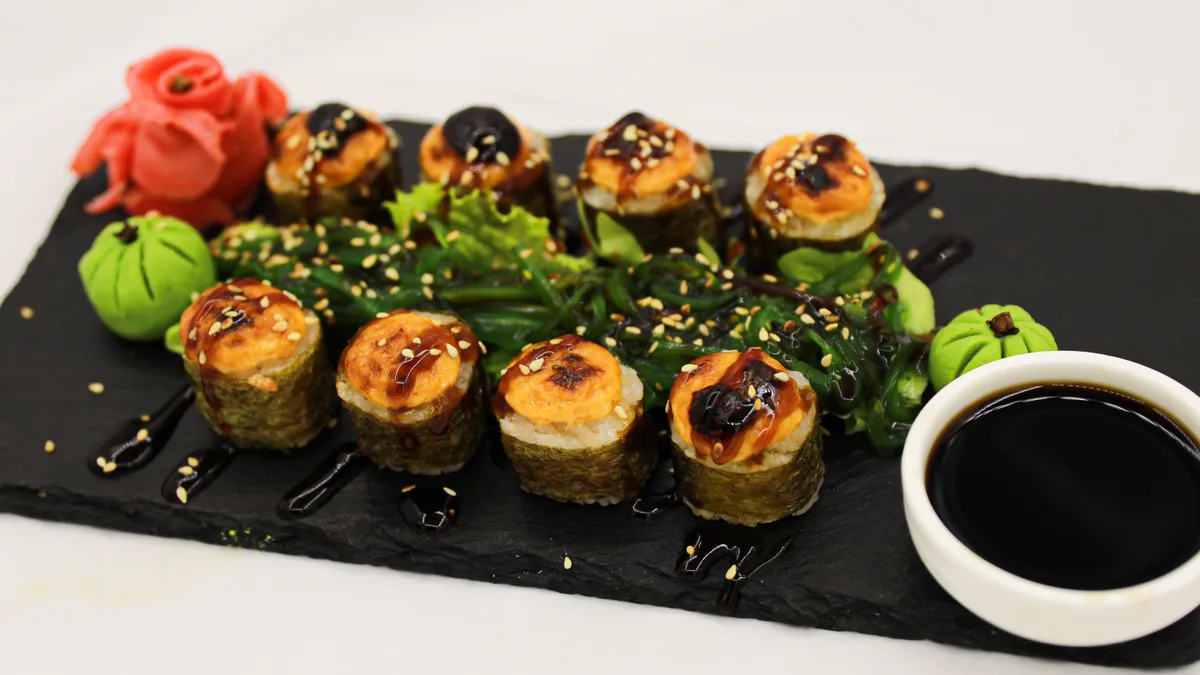 Baked Maki Roll (8 pcs.)