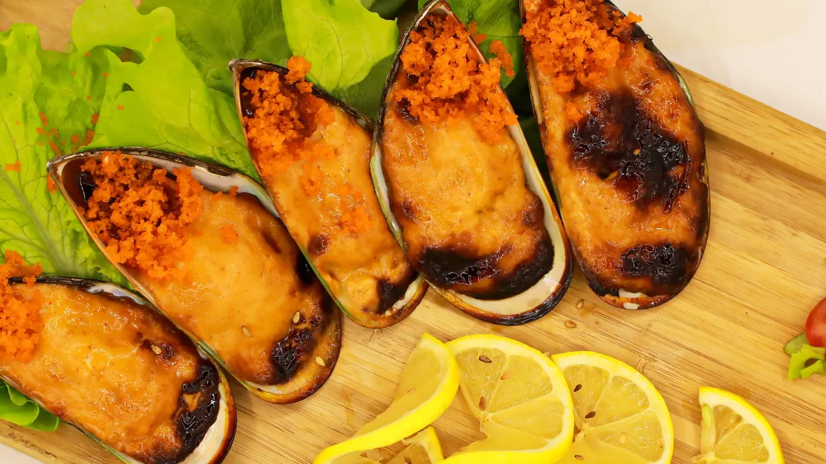 Baked Mussels (5 pcs.)