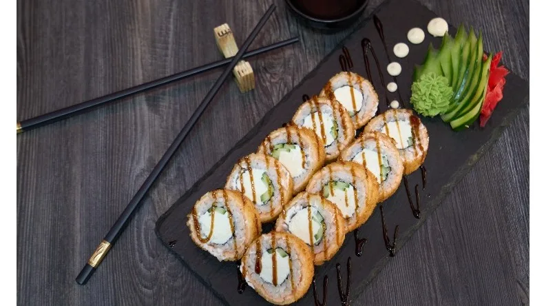 Philadelphia Hot Roll (10 pcs.)