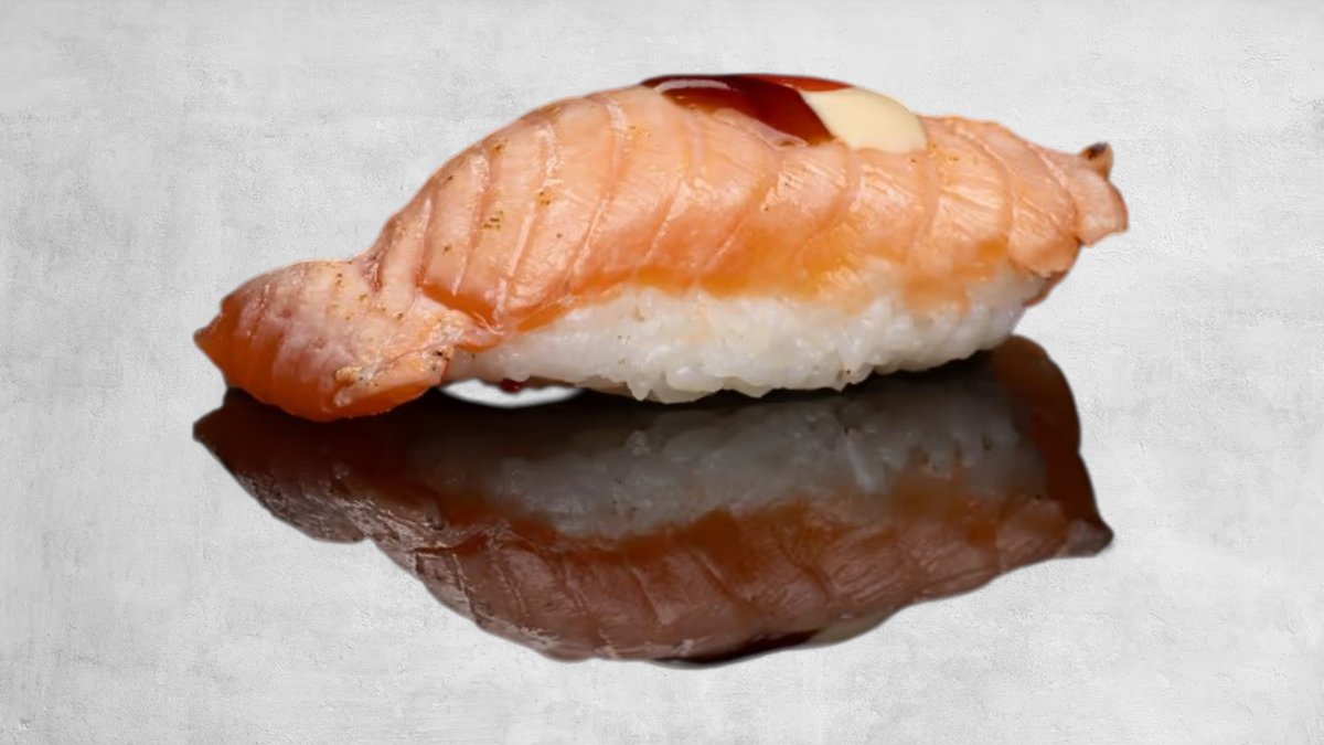 42. Spicy Lachs Nigiri