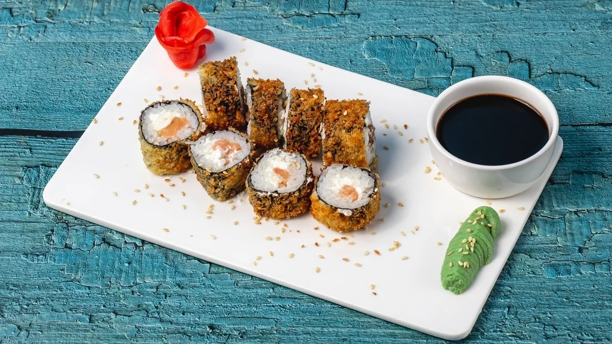 Hot Salmon Maki