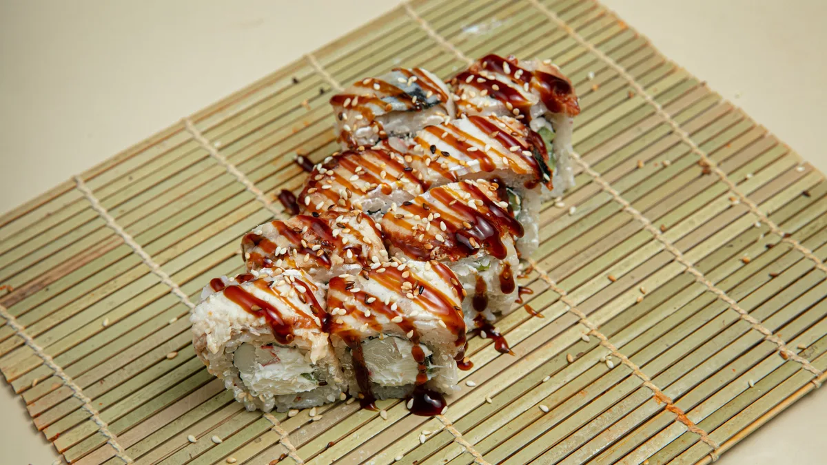 Dragon Roll (8 ədəd)