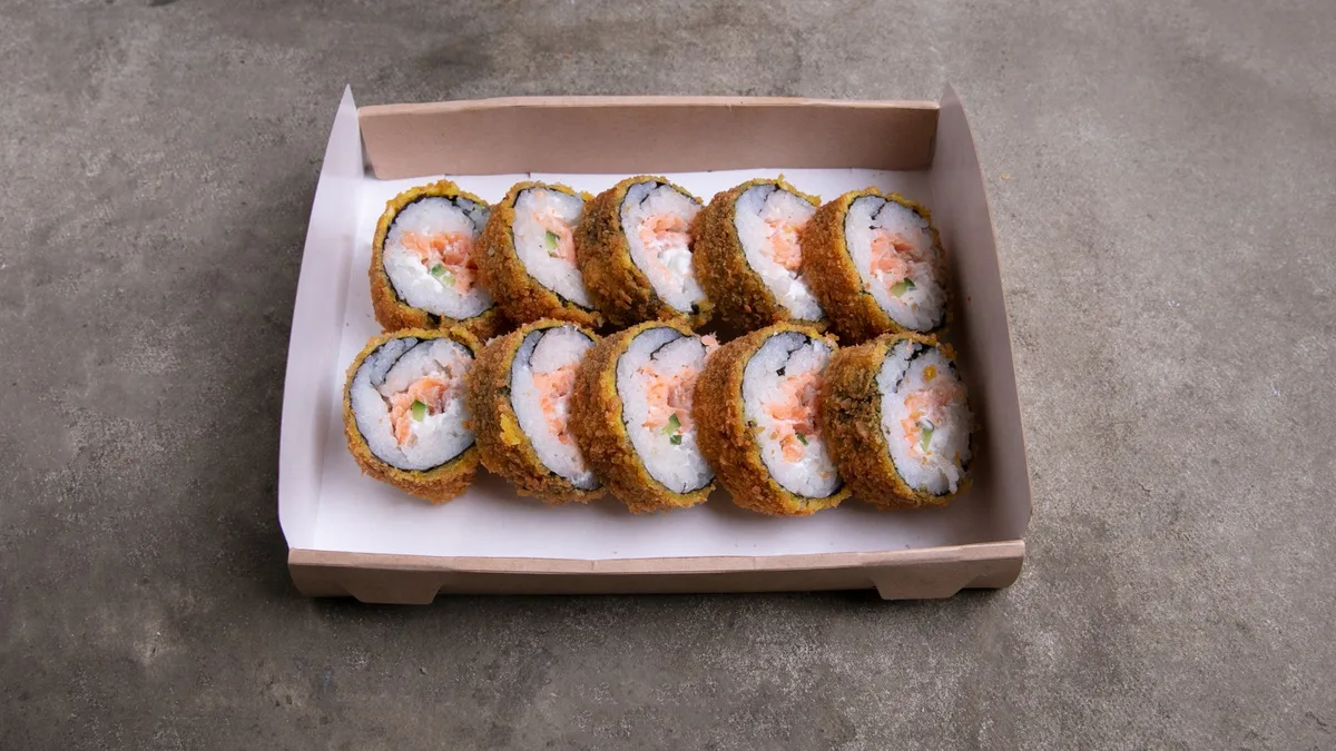 İsti Salmon Roll (10 ədəd)