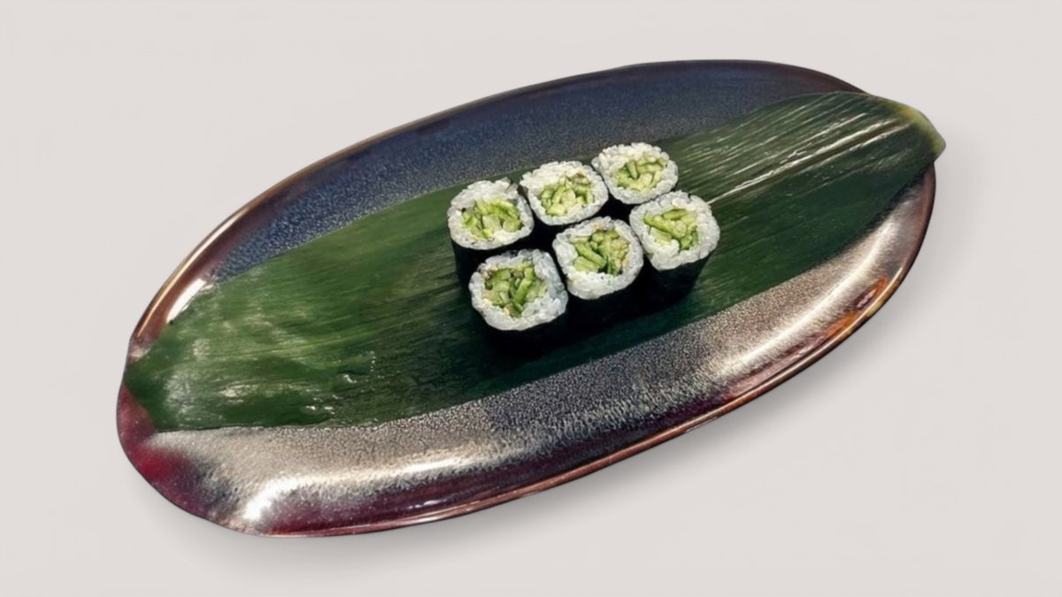 Maki Cucumber, sesame