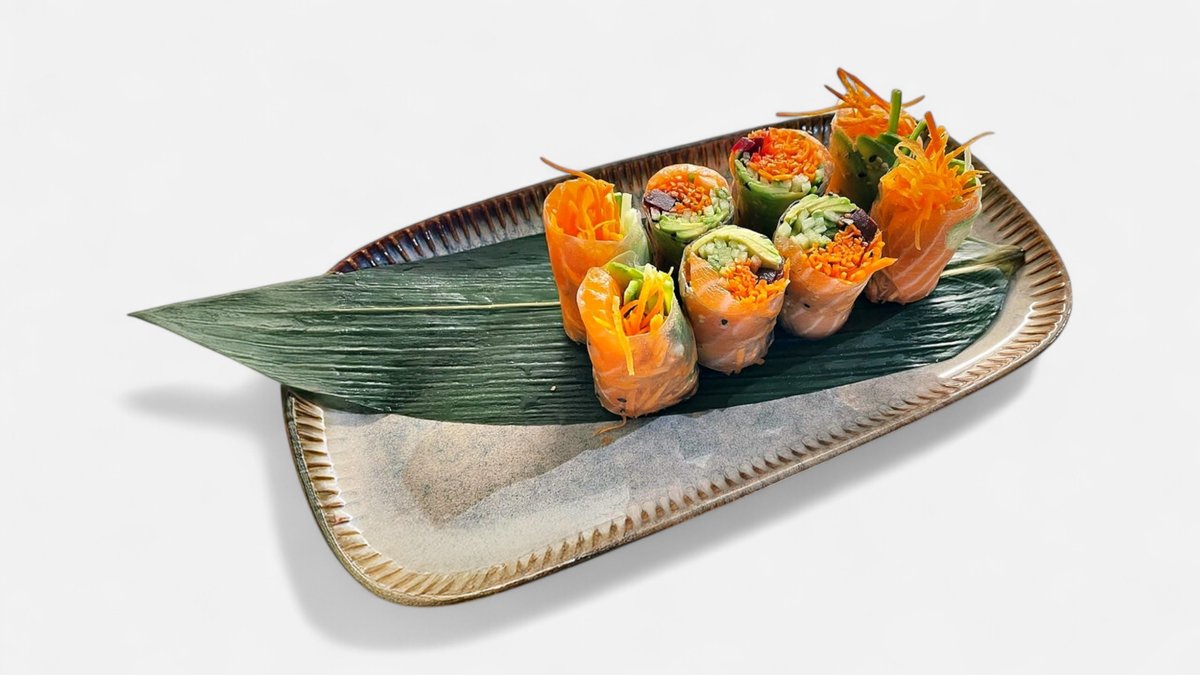 Salmon summer roll 8PC