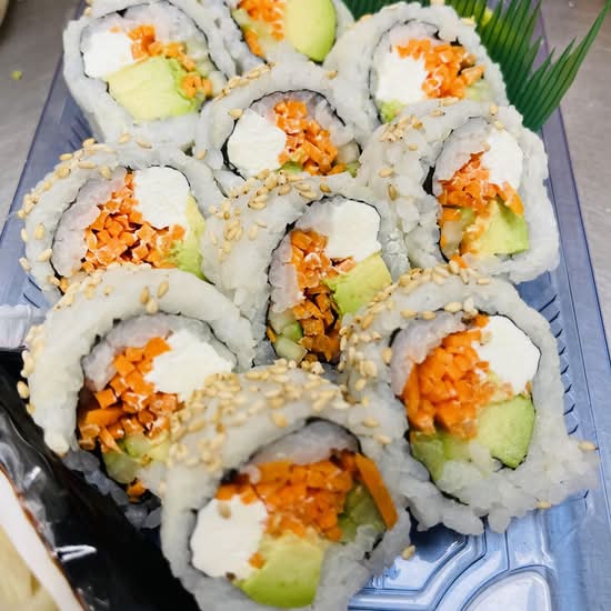 Vegetable And Cream Cheese Roll