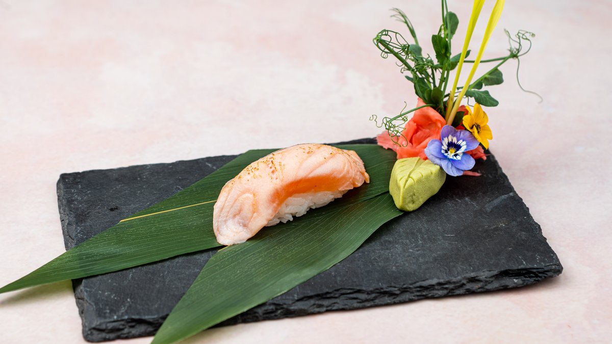 Nigiri losos flambirani