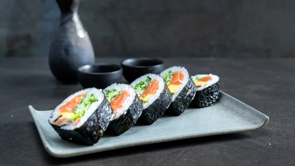 Salmon Futomaki