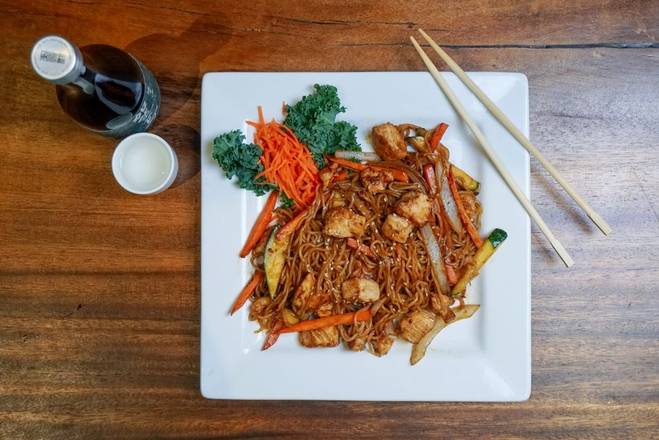 SAKE NOODLES CHICKEN