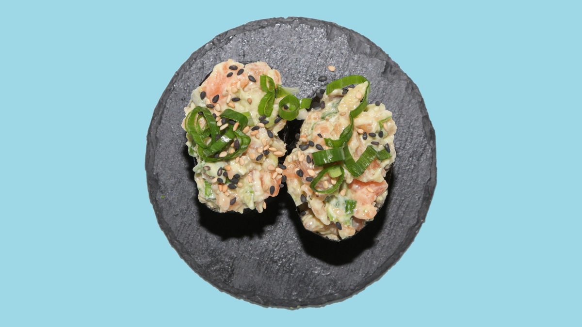 Salmon Tartare Roll