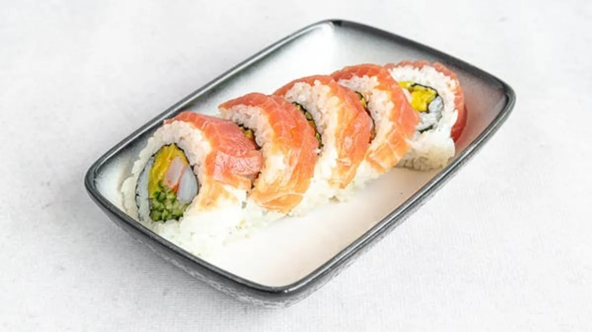 California maguro uramaki 🌶
