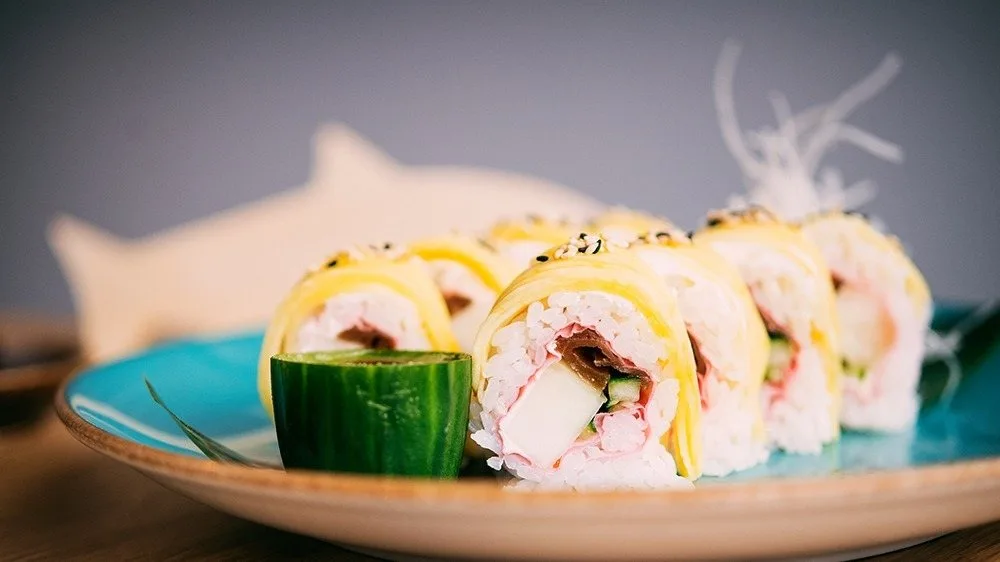 Sweet mango uramaki