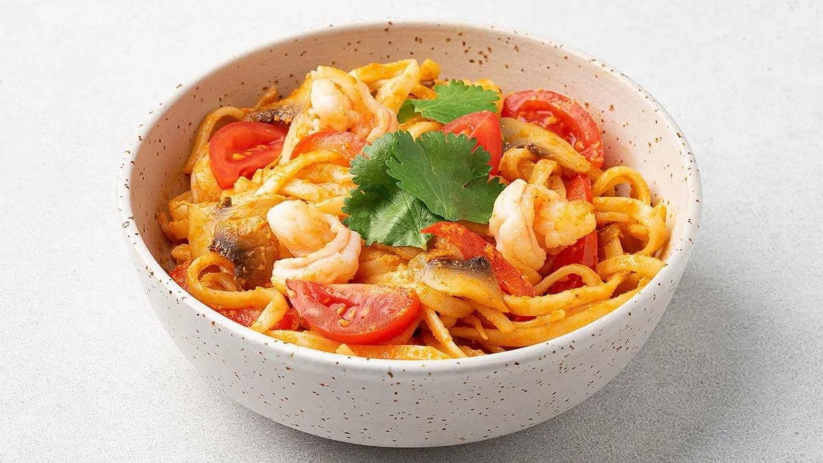 Wok Tom Yum z krewetką