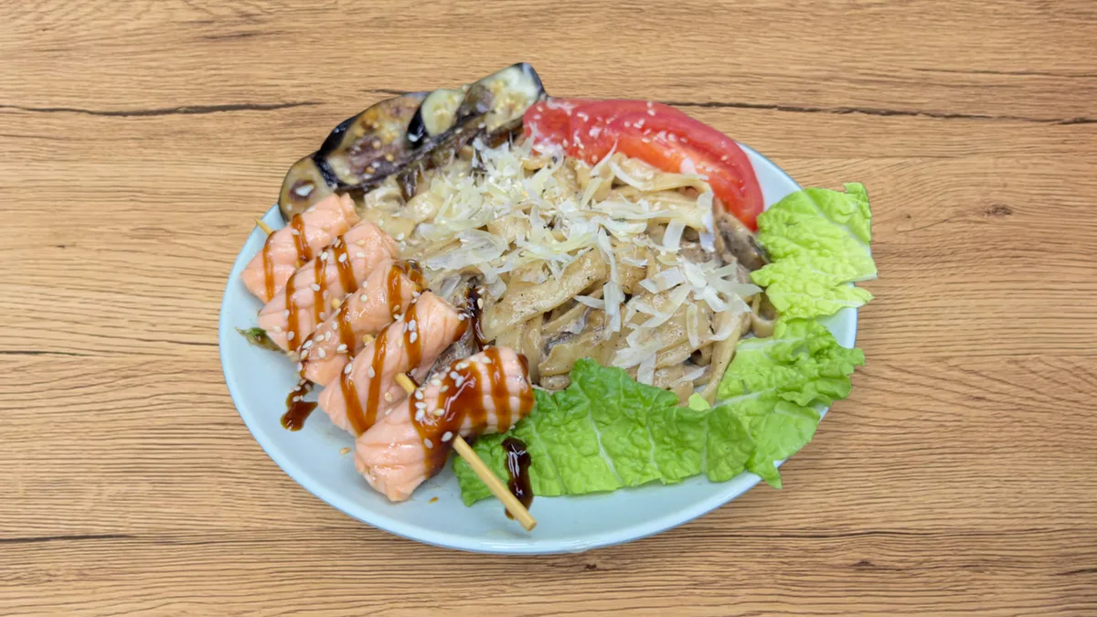 Salmon Cesar Nuddle