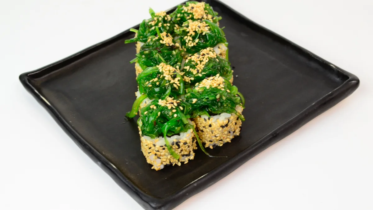 Uromaki Vege z wakame 8szt