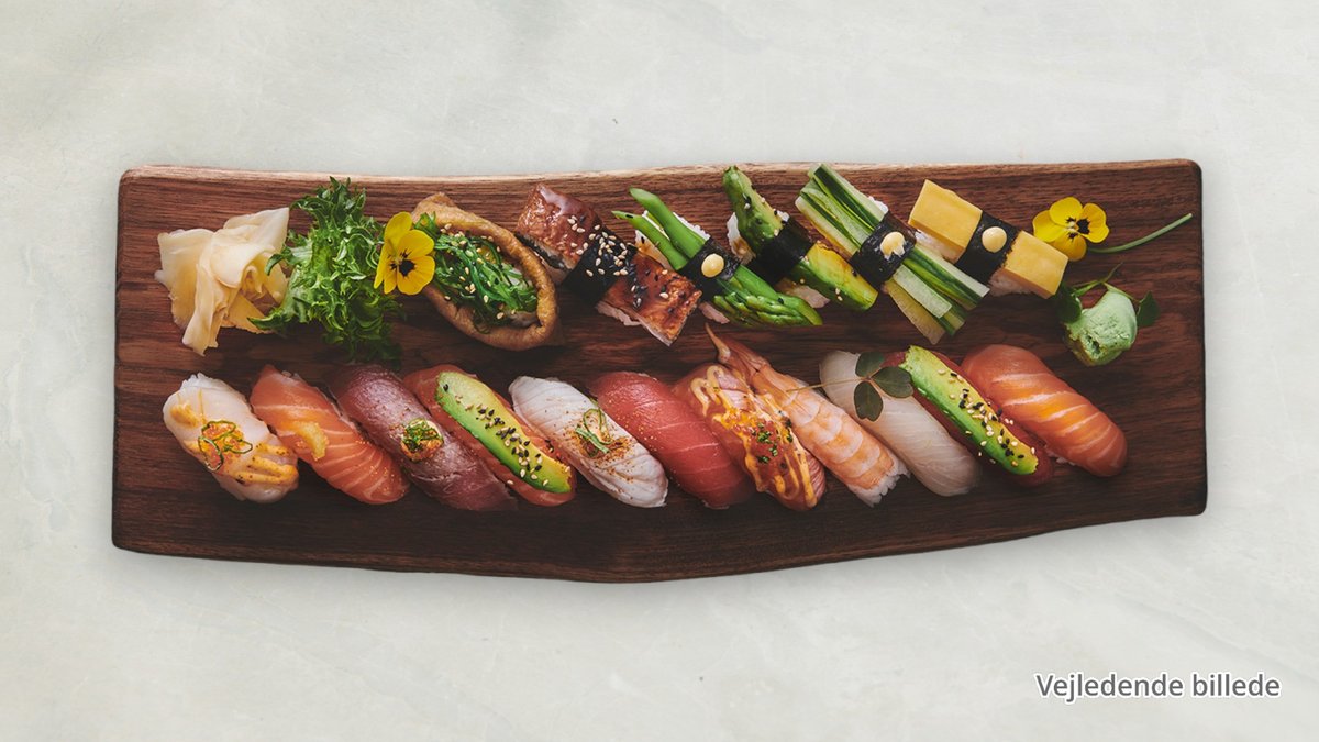 Nigiri laks black and white