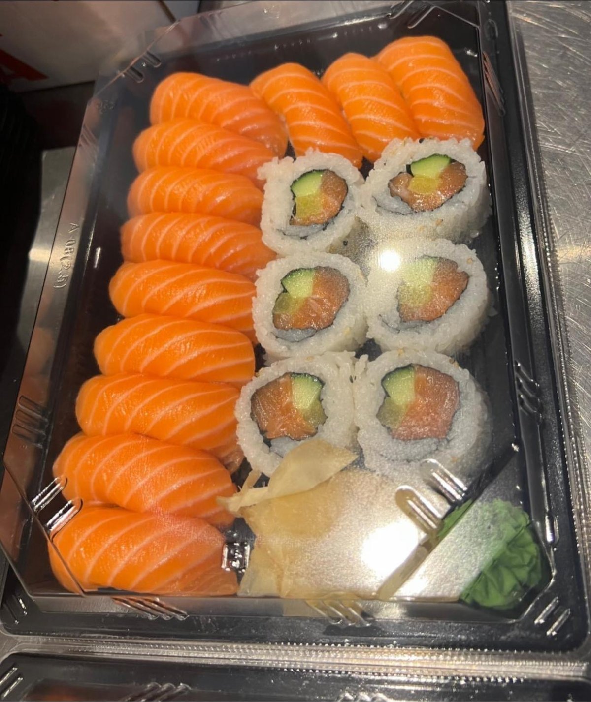 18 Bitar Sushi L