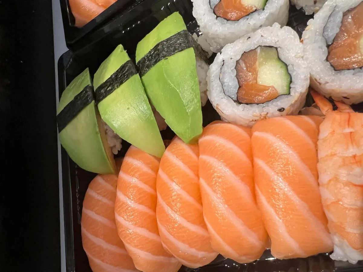 18 Bitar Sushi M