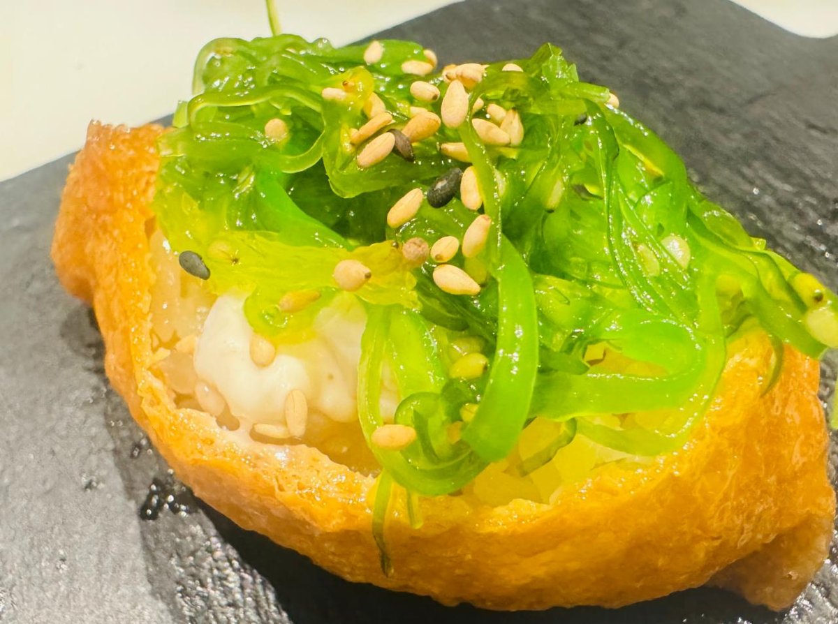 Tofu wakame sallad Nigiri