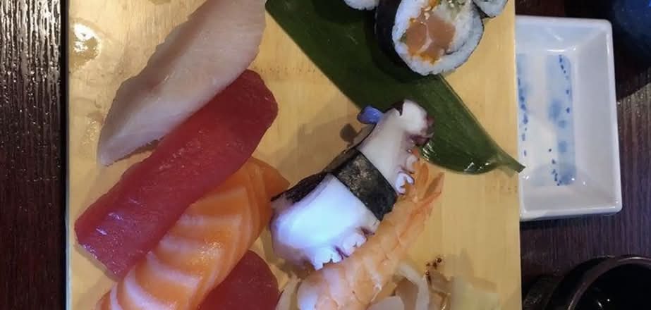 Deluxe Sashimi Combination