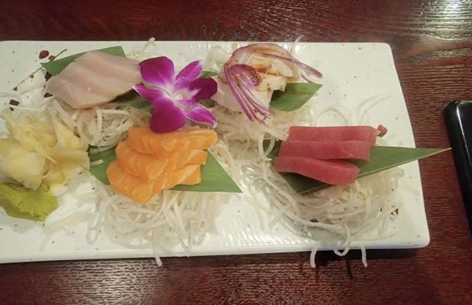Deluxe Sushi Combination